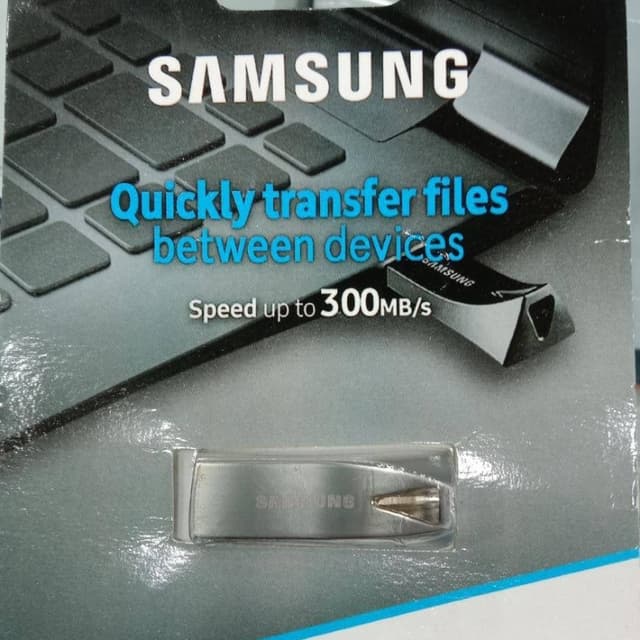 64 GB Samsung usb